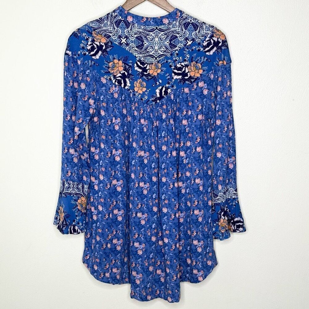 Free People Blue Boho Floral Print Long Flutter Sleeve Blouse Tunic - Women’s US - Picture 2 of 9